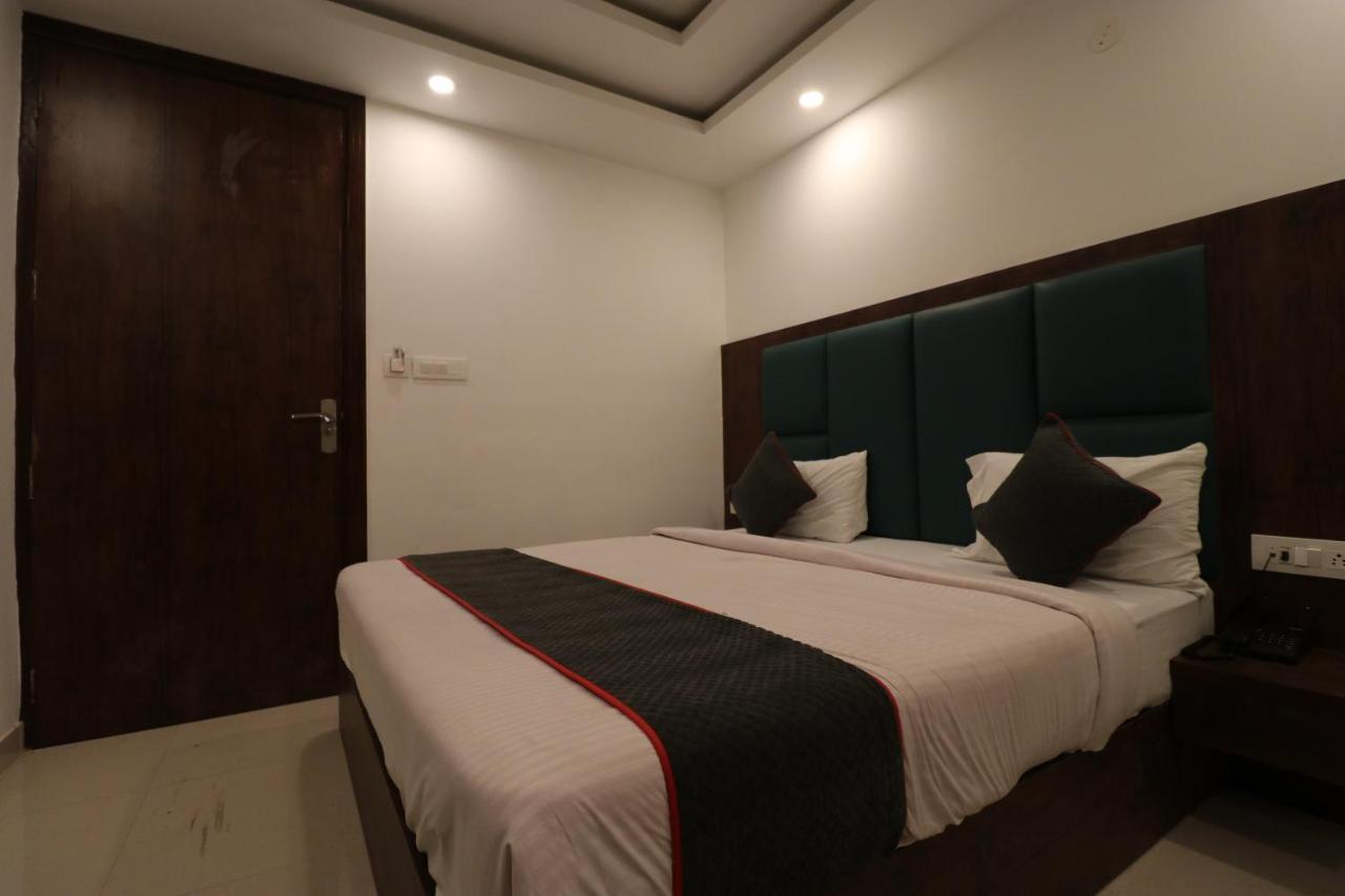 Hotel Krone A Family Hotel Near Igi Airport Delhi Ню Делхи Екстериор снимка