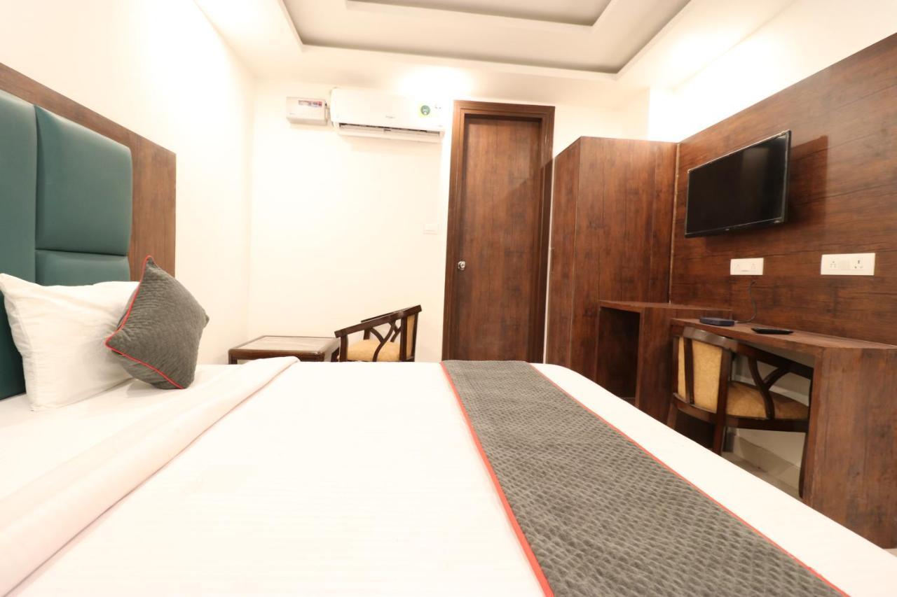 Hotel Krone A Family Hotel Near Igi Airport Delhi Ню Делхи Екстериор снимка