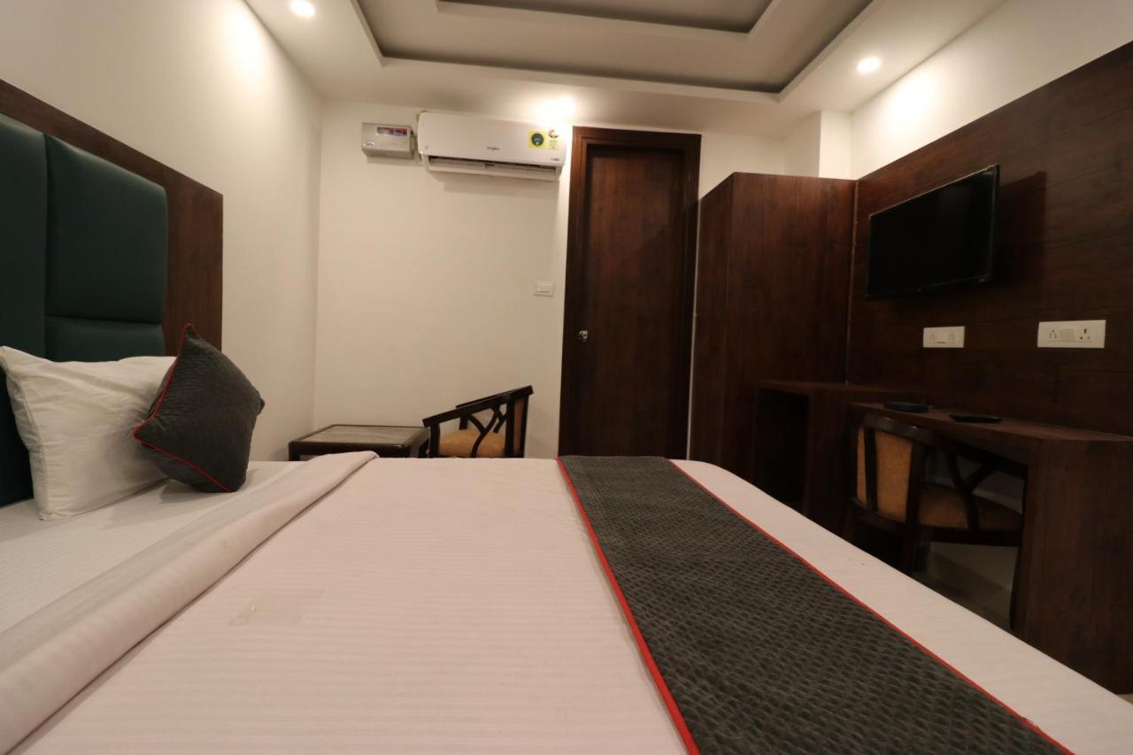 Hotel Krone A Family Hotel Near Igi Airport Delhi Ню Делхи Екстериор снимка