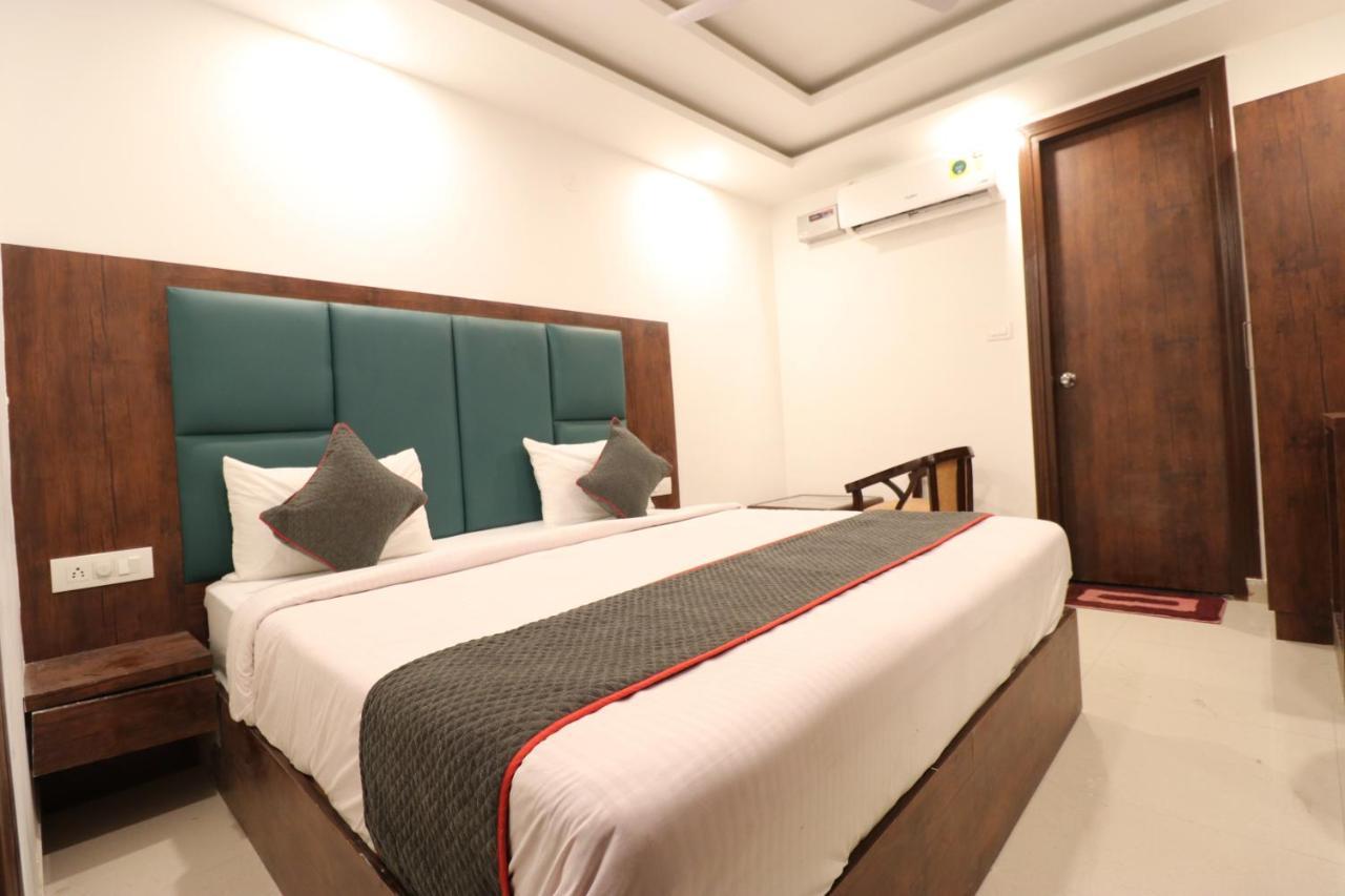 Hotel Krone A Family Hotel Near Igi Airport Delhi Ню Делхи Екстериор снимка