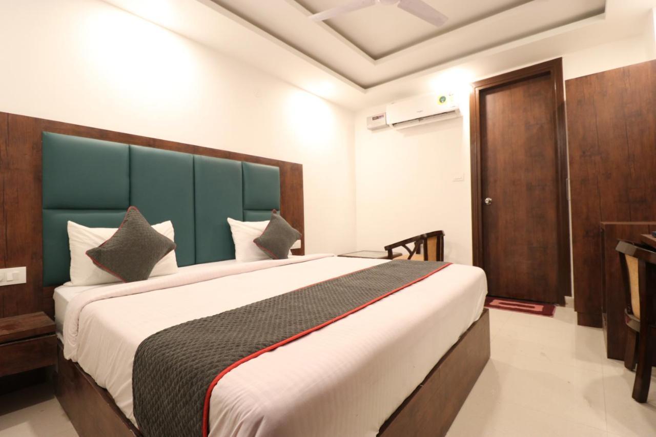 Hotel Krone A Family Hotel Near Igi Airport Delhi Ню Делхи Екстериор снимка