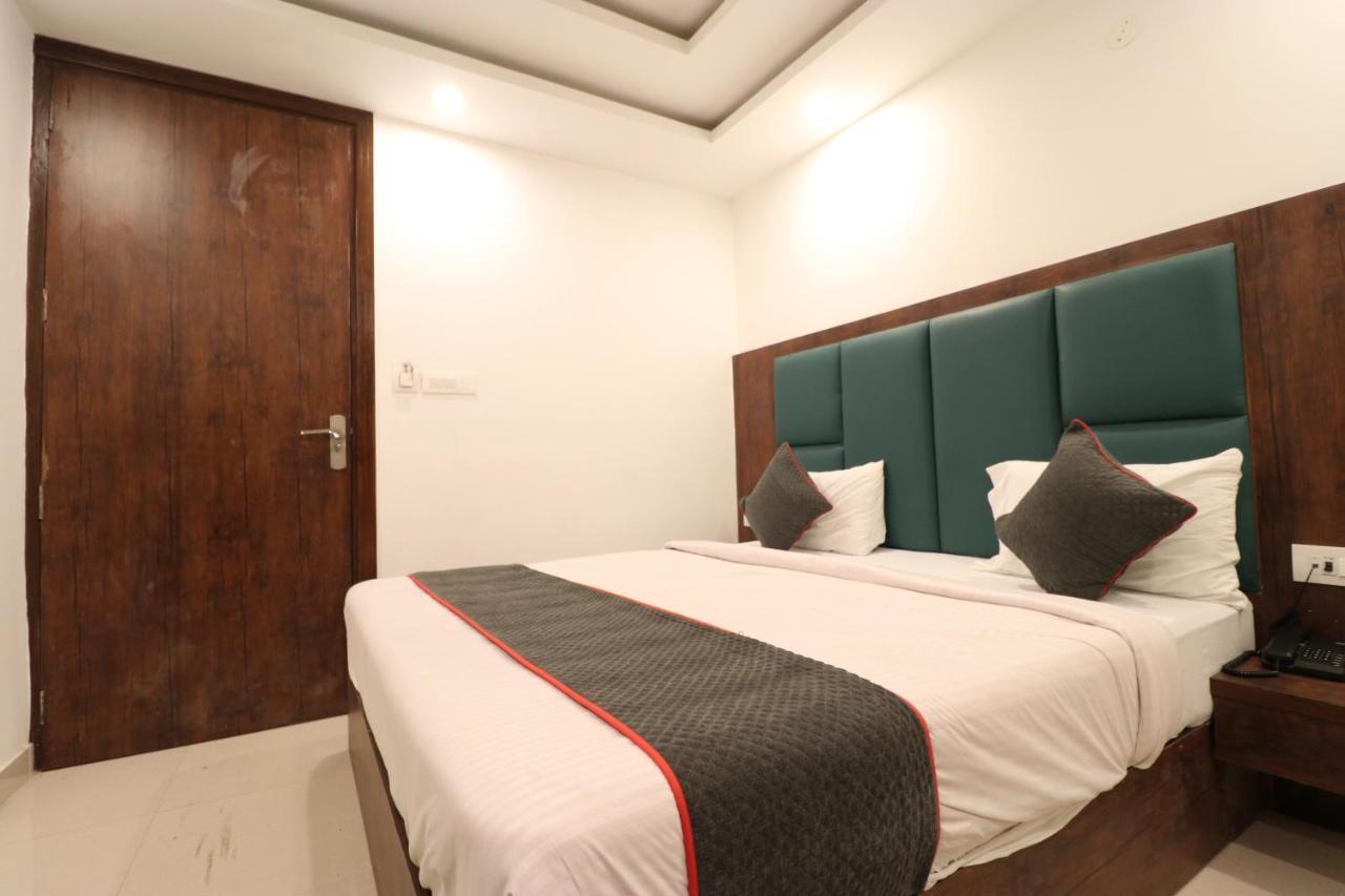 Hotel Krone A Family Hotel Near Igi Airport Delhi Ню Делхи Екстериор снимка