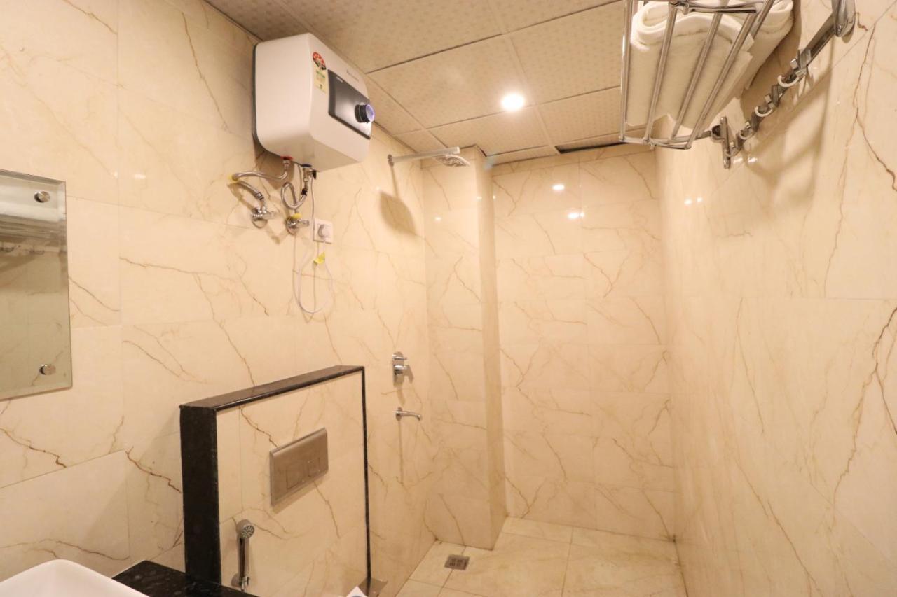 Hotel Krone A Family Hotel Near Igi Airport Delhi Ню Делхи Екстериор снимка