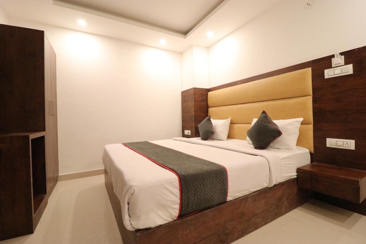 Hotel Krone A Family Hotel Near Igi Airport Delhi Ню Делхи Екстериор снимка
