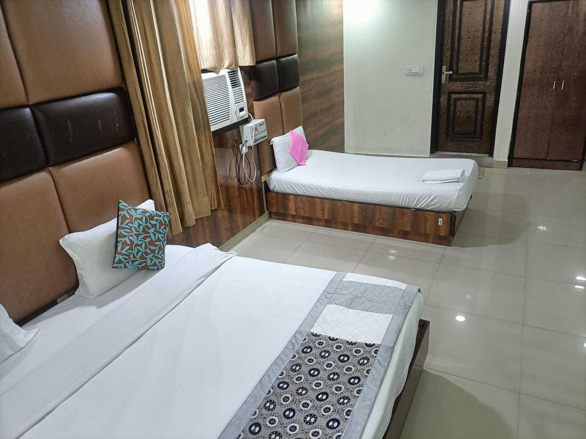 Hotel Krone A Family Hotel Near Igi Airport Delhi Ню Делхи Екстериор снимка