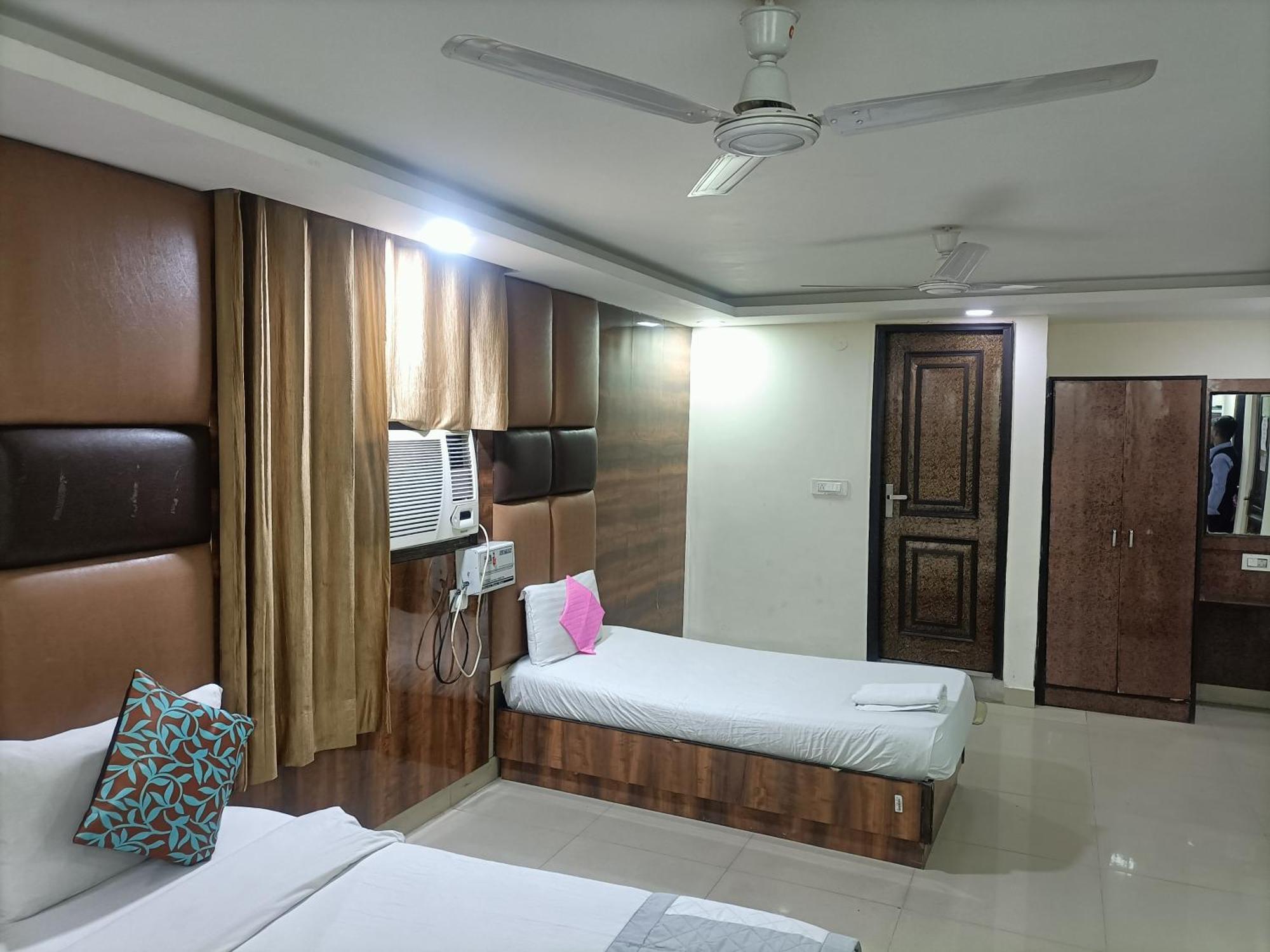 Hotel Krone A Family Hotel Near Igi Airport Delhi Ню Делхи Екстериор снимка